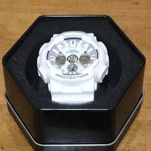 White G-Shock with Case